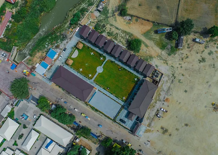 Aayovea Resort Ayodhya Near Ram Mandir & Saryu River